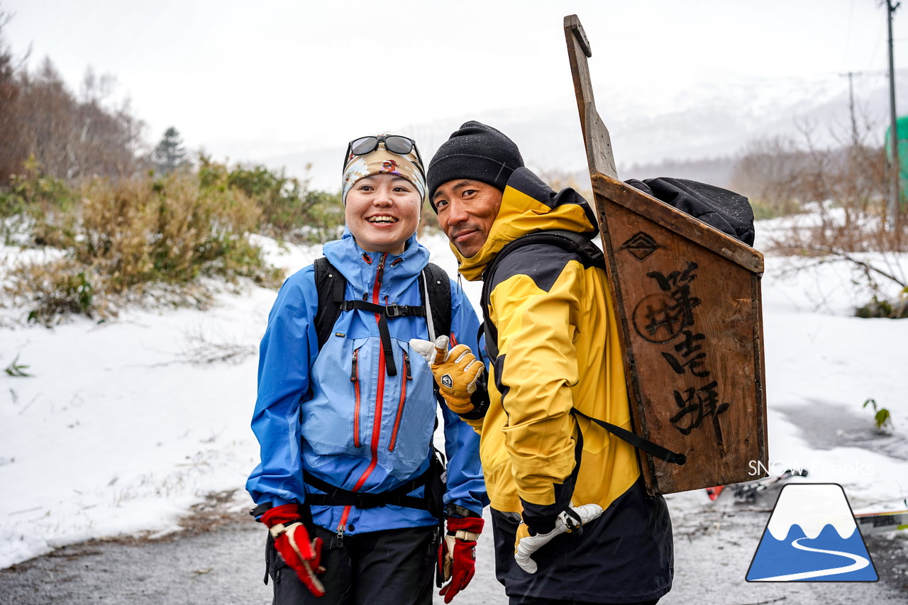 ビッグマウンテンスキーヤー児玉毅さんが『もっこ』を背負って、積丹岳を大滑降！今ここに鰊漁で栄えた古の文化が用途を変えて蘇る(o^ー')b♪